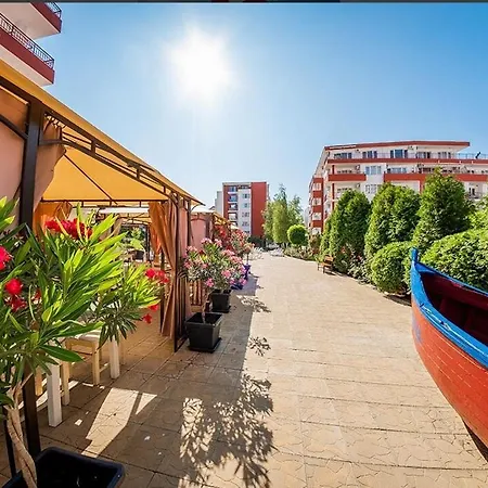 Sea Paradise 2-room Seafront In Sveti Vlas Апартаменты